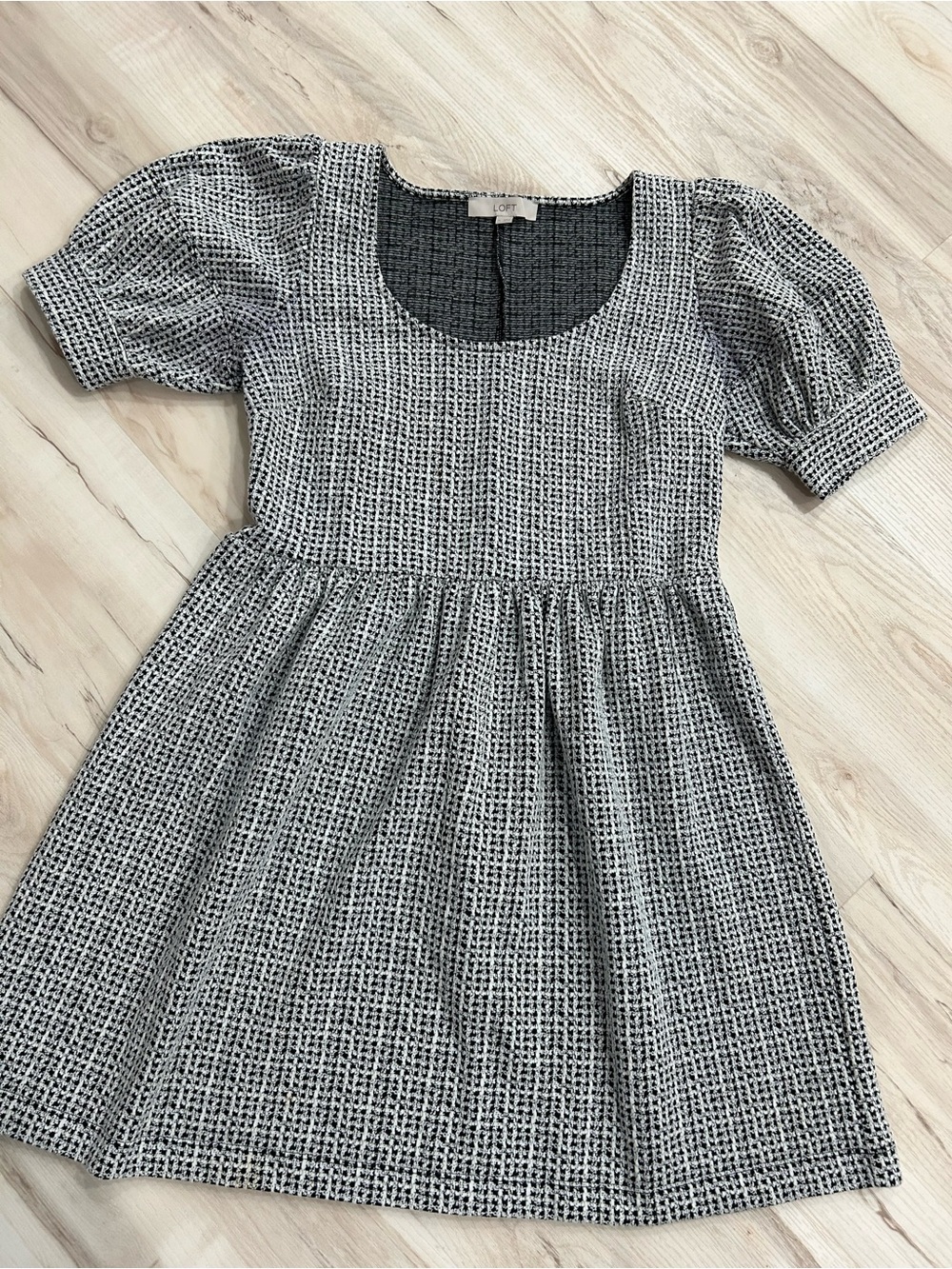 LOFT Women’s Black and White Textured Puff Sleeve Dress